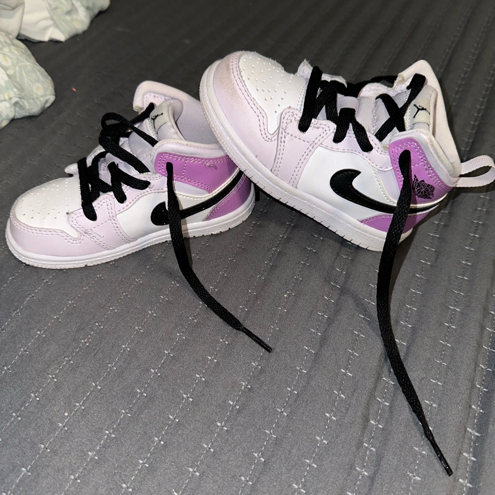 Nike Kids 8c High Top Sneakers